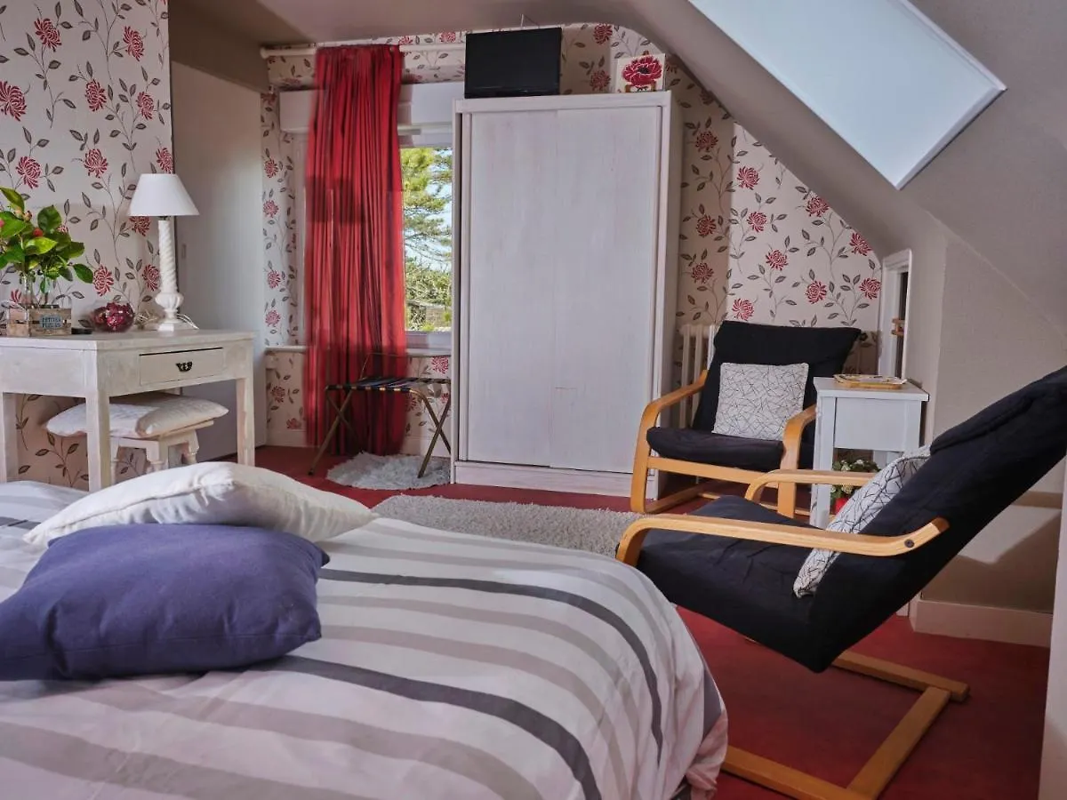 Bed and Breakfast Les Roses Santec Frühstückspension