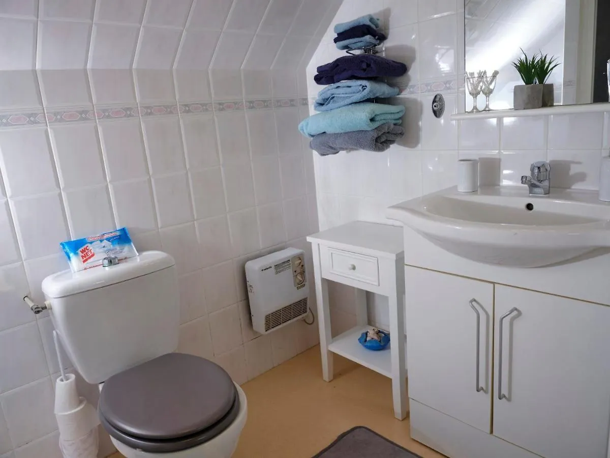 ***  Les Roses Bed & Breakfast Santec France